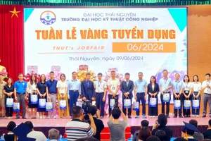 Trường Đại học Kỹ thuật Công nghiệp khai mạc Tuần lễ vàng tuyển dụng năm 2024.