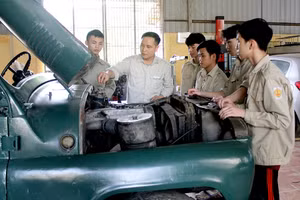 Buổi thực hành Lớp Công nghệ ô tô, Trường Cao đẳng Nghề Kỹ thuật - Công nghệ Tuyên Quang.