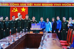 Chương trình đã quyên góp tiền mặt và nhu yếu phẩm trị giá hơn 20 tỉ đồng.