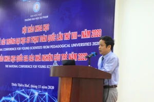 PGS.TS Nguyễn Đình Luyện – Phó Hiệu trưởng Trường ĐHSP Huế phát biểu khai mạc hội thảo.