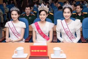 Top 3 Hoa hậu Việt Nam cùng tham gia thiện nguyện tại bệnh viện.