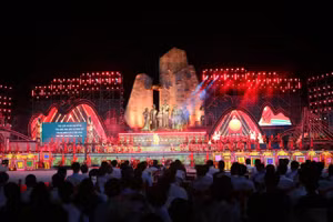 Chương trình nghệ thuật đặc sắc với chủ đề “Quảng Bình hành trình khát vọng - phát triển”.