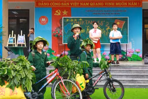 Chương trình Book Talk tại Trường Tiểu học Hải Đình (TP Đồng Hới) giúp các em nêu cao trách nhiệm của mình với đất nước trong việc giữ gìn và phát triển bản sắc văn hóa dân tộc. 