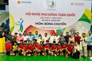 Đoàn VĐV Quảng Trị tham gia môn bóng chuyền.