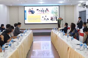 Buổi tọa đàm định hướng nghề nghiệp cho học sinh Quảng Trị.