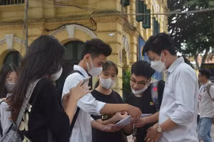 Thí sinh tham dự kỳ thi tốt nghiệp THPT năm 2022. Ảnh NC.