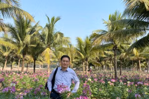 Thầy Bùi Văn Ngọc – Hiệu trưởng Trường THPT Văn Lãng – huyện Văn Lãng, tỉnh Lạng Sơn. Ảnh NVCC.