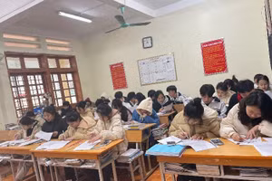 Một buổi học của học sinh lớp 12 Trường PTDTNT THCS&THPT huyện Bắc Yên, tỉnh Sơn La. Ảnh NTCC.