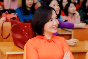 Cô Trần Thị Bích Hợp - Hiệu trưởng Trường THPT Đống Đa (Hà Nội). Ảnh NVCC