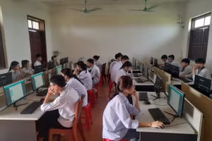 Ninh Bình dự kiến có 475 phòng thi với 24 điểm thi đặt tại các trường THPT công lập, trong đó có 9 điểm thi có thí sinh giáo dục thường xuyên.