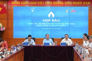 Quang cảnh buổi họp báo.