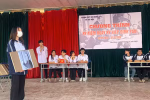 Tiết học Lịch sử, Trường THPT Văn Giang (huyện Văn Giang, tỉnh Hưng Yên). Ảnh NVCC.