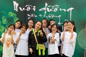 Cô trò Trường THCS thị trấn Đồng Đăng (huyện Cao Lộc, tỉnh Lạng Sơn).