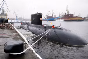 Tàu ngầm Kolpino. Ảnh TASS.