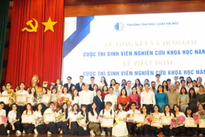 Quang cảnh buổi lễ trao giải.