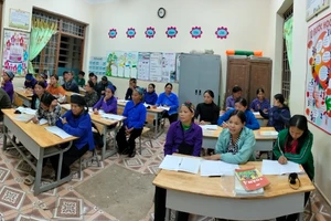 Lớp học xoá mù chữ ở huyện Bình Gia, tỉnh Lạng Sơn.