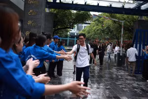 Những hình ảnh ấn tượng trong buổi thi đầu tiên