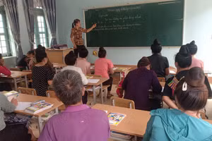 Lớp xoá mù ở Mường Khong, huyện Tuần Giáo, tỉnh Điện Biên. Ảnh NTCC.