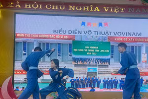 Hoạt động thể thao giúp học sinh rèn luyện sức khoẻ, giảm căng thẳng sau mỗi giờ học.