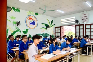 Một tiết học ôn thi tốt nghiệp THPT của học sinh Trường THPT Việt Bắc (tỉnh Lạng Sơn). Ảnh Ngô Chuyên.