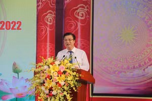 Thứ trưởng Bộ GD&ĐT Nguyễn Hữu Độ phát biểu tại Lễ phát động. Ảnh Ngô Chuyên