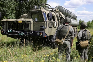 Hệ thống phòng không S-400. Ảnh TASS.