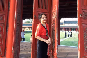 Em Sầm Thị Hiền Diệu - sinh viên năm nhất khoa Đông Phương học của Trường ĐH Khoa học Xã hội và Nhân văn – ĐH Quốc gia Hà Nội. Ảnh NV.