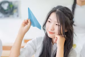 Hoàng Thị Hồng Thơ, người dân tộc Nùng, sinh viên năm nhất, Trường ĐH Sư phạm Hà Nội. Ảnh NVCC.