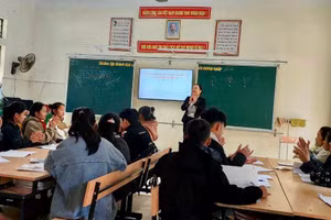 Những buổi học của cô trò Trường Phổ thông DTBT THCS Yên Na (huyện Tương Dương, tỉnh Nghệ An). Ảnh NVCC.