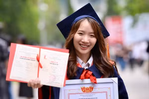 Bùi Thị Thùy, cựu sinh viên ngành Thiết kế Dệt May - Da giầy và Thời trang, Trường Vật liệu.