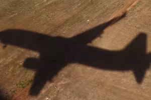 Tổ chức hôn lễ trên máy bay để tránh lệnh cấm COVID-19