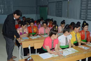 Một lớp xoá mù chữ ở tỉnh Điện Biên.