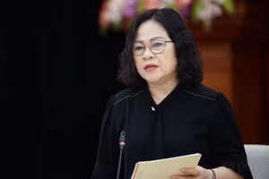 Thứ trưởng Bộ GD&ĐT Ngô Thị Minh phát biểu.