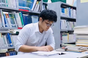 Em Hoàng Lê Kiên, học sinh lớp 12I1 trường THPT Chu Văn An.