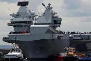 Tàu sân bay HMS Queen Elizabeth.