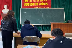 Lớp xoá mù chữ ở huyện Văn Quan, tỉnh Lạng Sơn. Ảnh Ngô Chuyên.