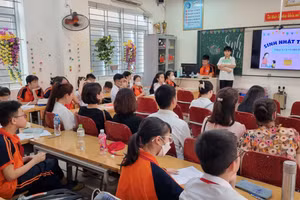 Nhà trường phối hợp với phụ huynh giáo dục học sinh nói không với thuốc lá. 