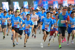 Hơn 500 vận động viên tham gia giải chạy Marathon Tuyên Quang 2023