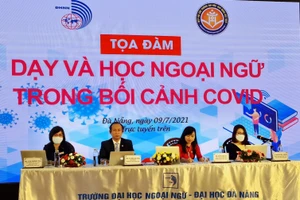 Đầu cầu Trường ĐH Ngoại ngữ, ĐH Đà Nẵng trong chương trình tọa đàm trực tuyến "Dạy học và học ngoại ngữ trong bối cảnh Covid"