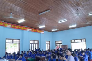 Học sinh Trường Phổ thông dân tộc nội trú Nam Trà My (Quảng Nam) 