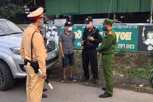 Công an phát hiện tài xế chở 3 người Trung Quốc nhập cảnh trái phép  