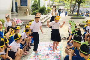 Sinh hoạt CLB tiếng Anh khối 2 của trường Tiểu học Võ Thị Sáu (quận Hải Châu, TP Đà Nẵng) 