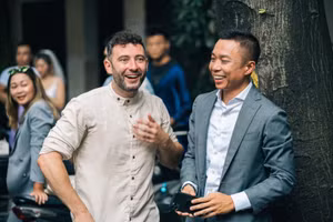 Tình yêu mãnh liệt với Hà Nội từ những ngày đầu đặt chân đến thành phố đã làm nên những bản rap với những góc nhìn rất mới mẻ của một nước ngoài.