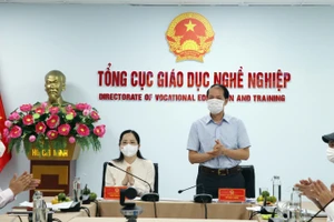 Ông Đỗ Năng Khánh, Phó Tổng cục trưởng Tổng cục Giáo dục nghề nghiệp, Chủ tịch Hội đồng xét chọn phát biểu tại cuộc họp