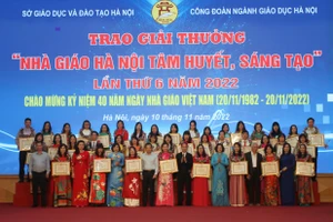 Trao giải thưởng Nhà giáo Hà Nội tâm huyết, sáng tạo năm 2022