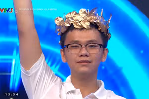 Đặng Quốc Khánh đã giành vòng nguyệt quế cuộc thi tháng