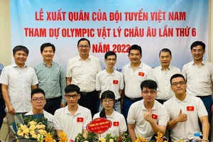 Đội tuyển Việt Nam xuất quân tham dự kỳ thi.