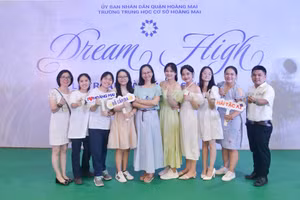 Trường THCS Hoàng Mai có điểm trung bình 43.09, tất cả 52 học sinh lớp 9 đều đỗ trường THPT công lập