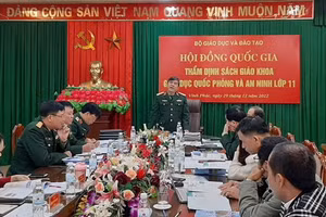 Bộ Giáo dục và Đào tạo tổ chức hội nghị thẩm định vòng 2 sách giáo khoa Giáo dục quốc phòng và an ninh lớp 11.