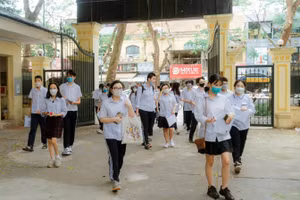 Học sinh thi vào lớp 10 tại Hà Nội năm 2022